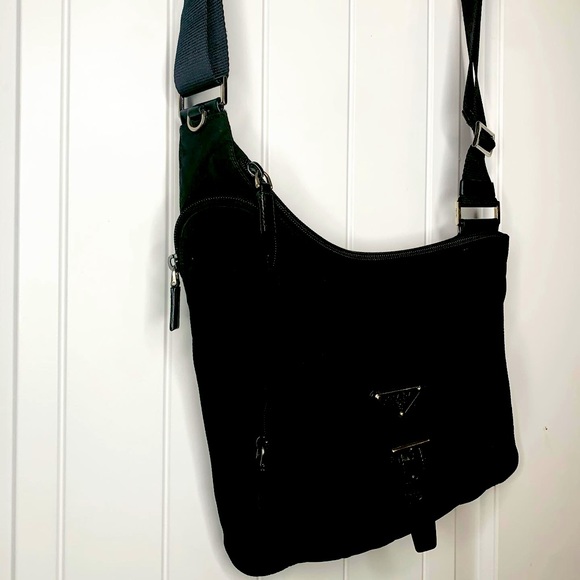 Prada purse - Picture 3 of 8